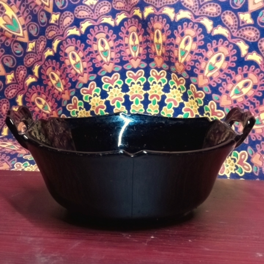 *VINTAGE* L.E. Smith Mt. Pleasant Black Amethyst Glass Handled Bowl